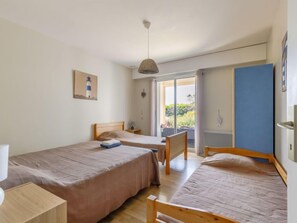 3 bedrooms, iron/ironing board, Internet - Villa Les Cygnes by Interhome (Les Sables d'Olonne)
