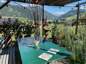 Outdoor dining - Obegghuus by Interhome (Zweisimmen)