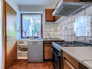 Frigorifero, microonde, forno, lavastoviglie