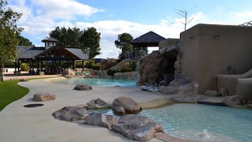 Utomhuspool