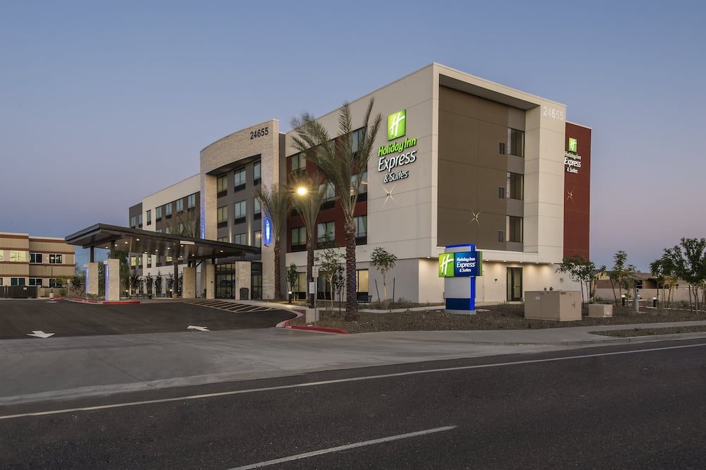 Holiday Inn Express & Suites Phoenix North - Happy Valley by IHG