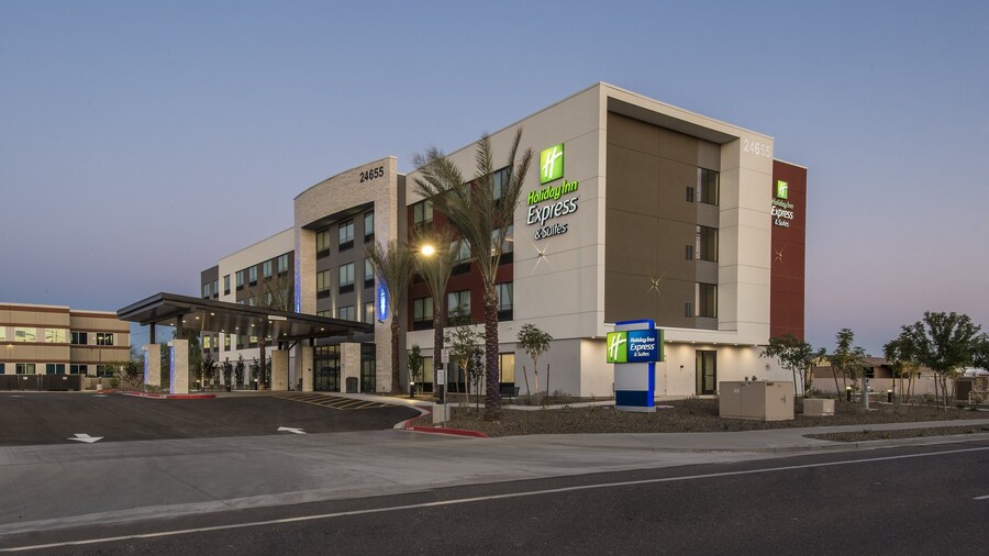Holiday Inn Express & Suites Phoenix North - Happy Valley by IHG