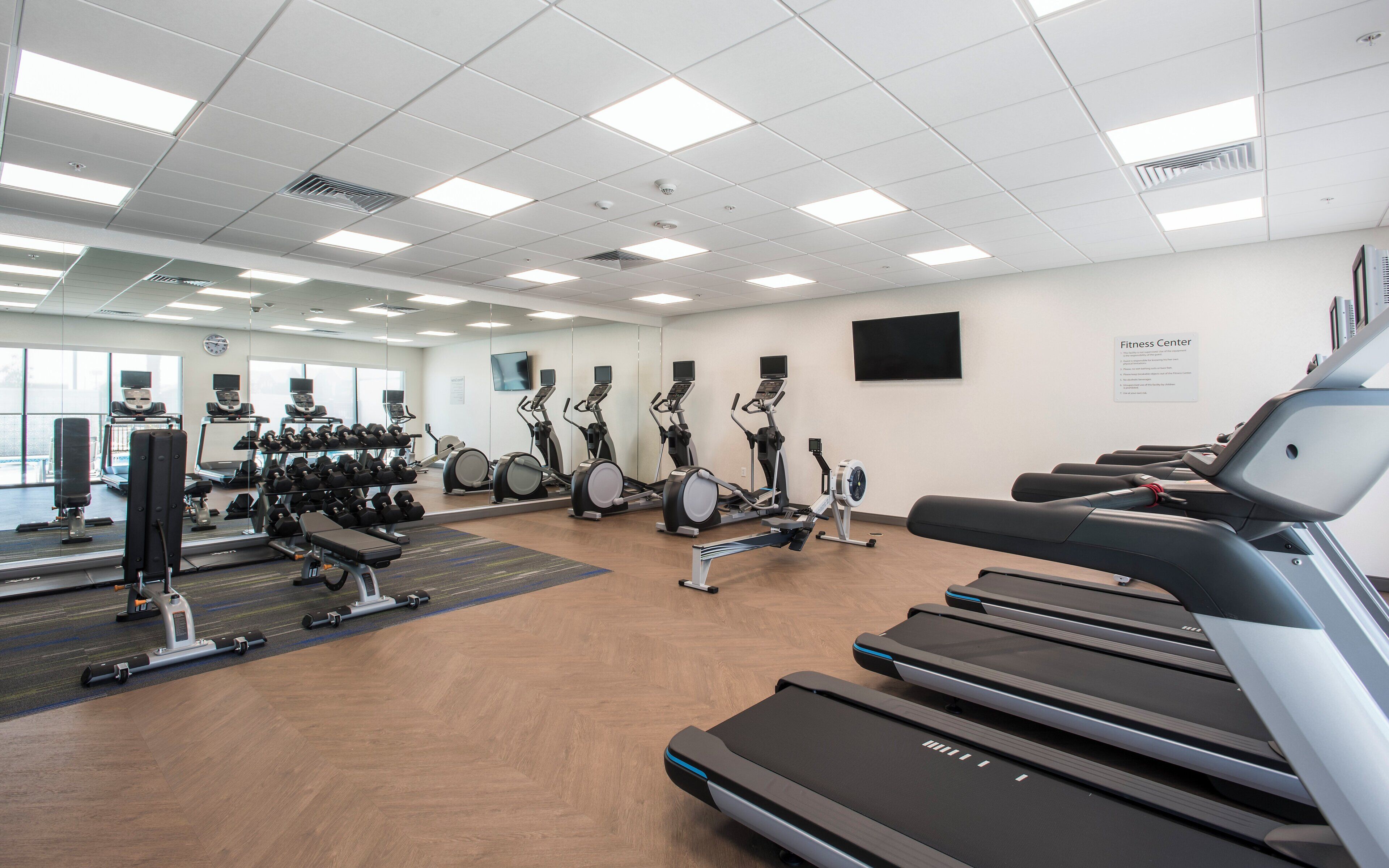 Photo - Holiday Inn Express & Suites Phoenix North - Happy Valley by IHG