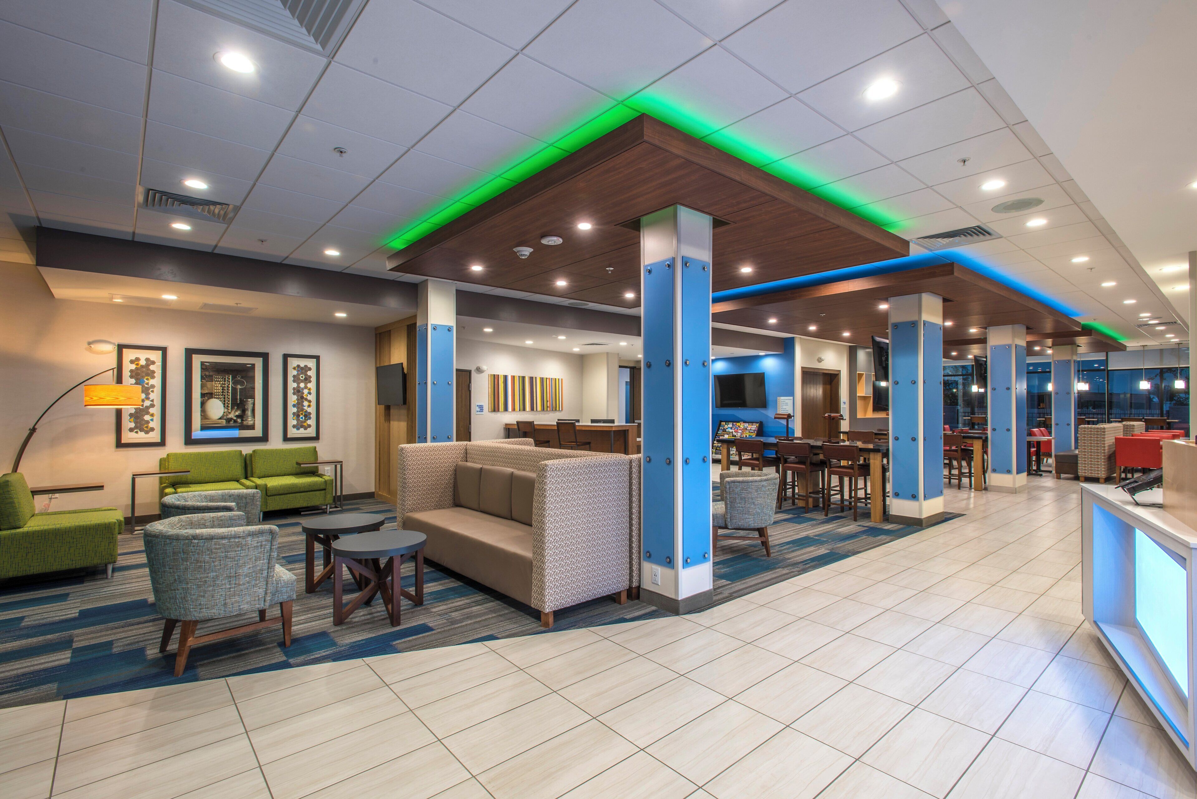 Photo - Holiday Inn Express & Suites Phoenix North - Happy Valley by IHG