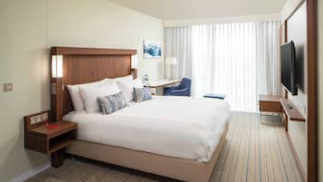 Standard Room, 1 King Bed | In-room safe, blackout drapes, iron/ironing board