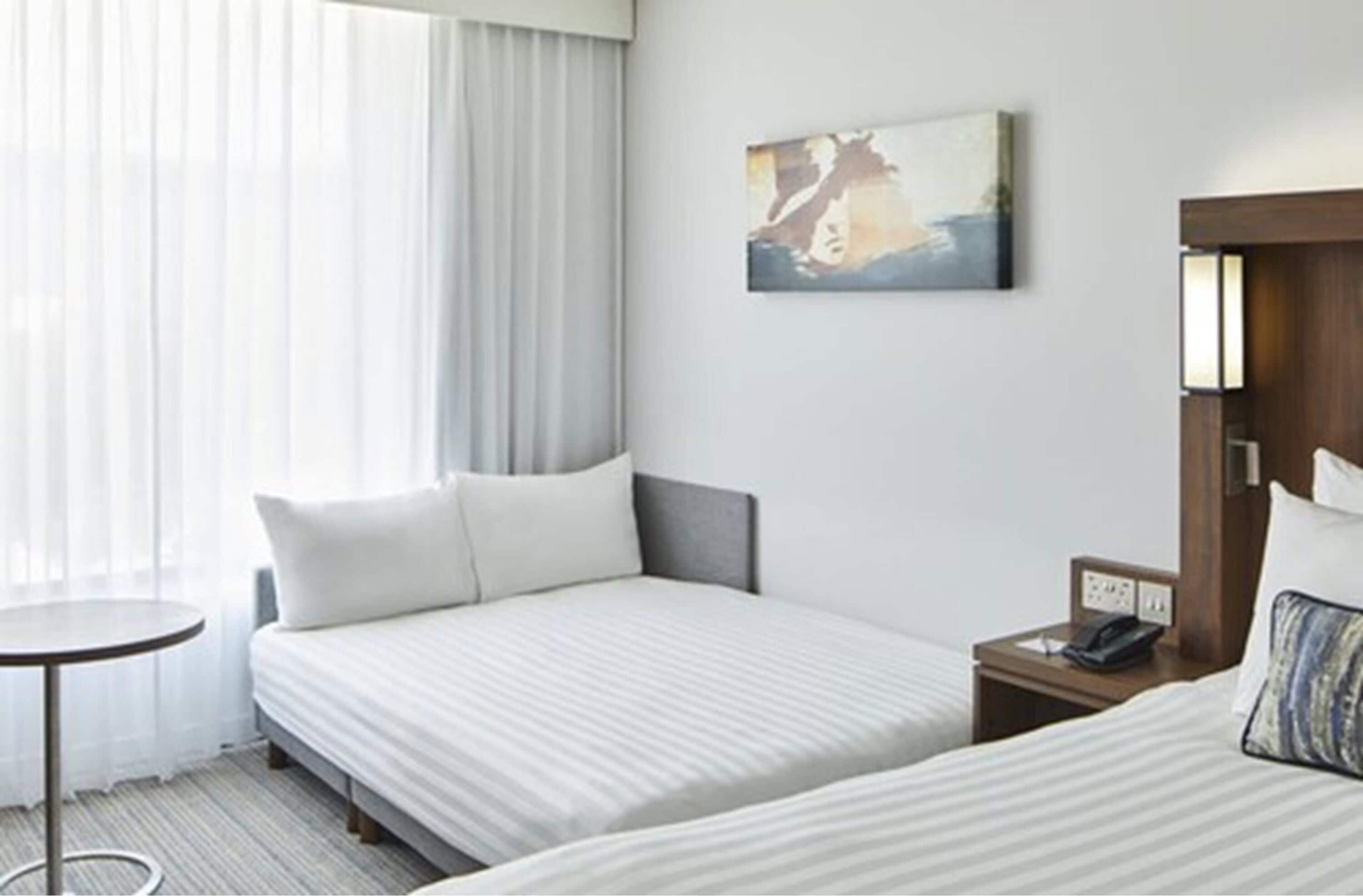 standard room, 1 king bed with sofa bed | in-room safe, blackout curtains, iron/ironing board