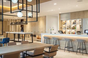 Bar (on property) - Courtyard by Marriott Inverness Airport (Inverness)