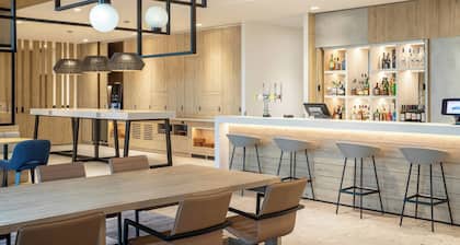 Courtyard by Marriott Inverness Airport