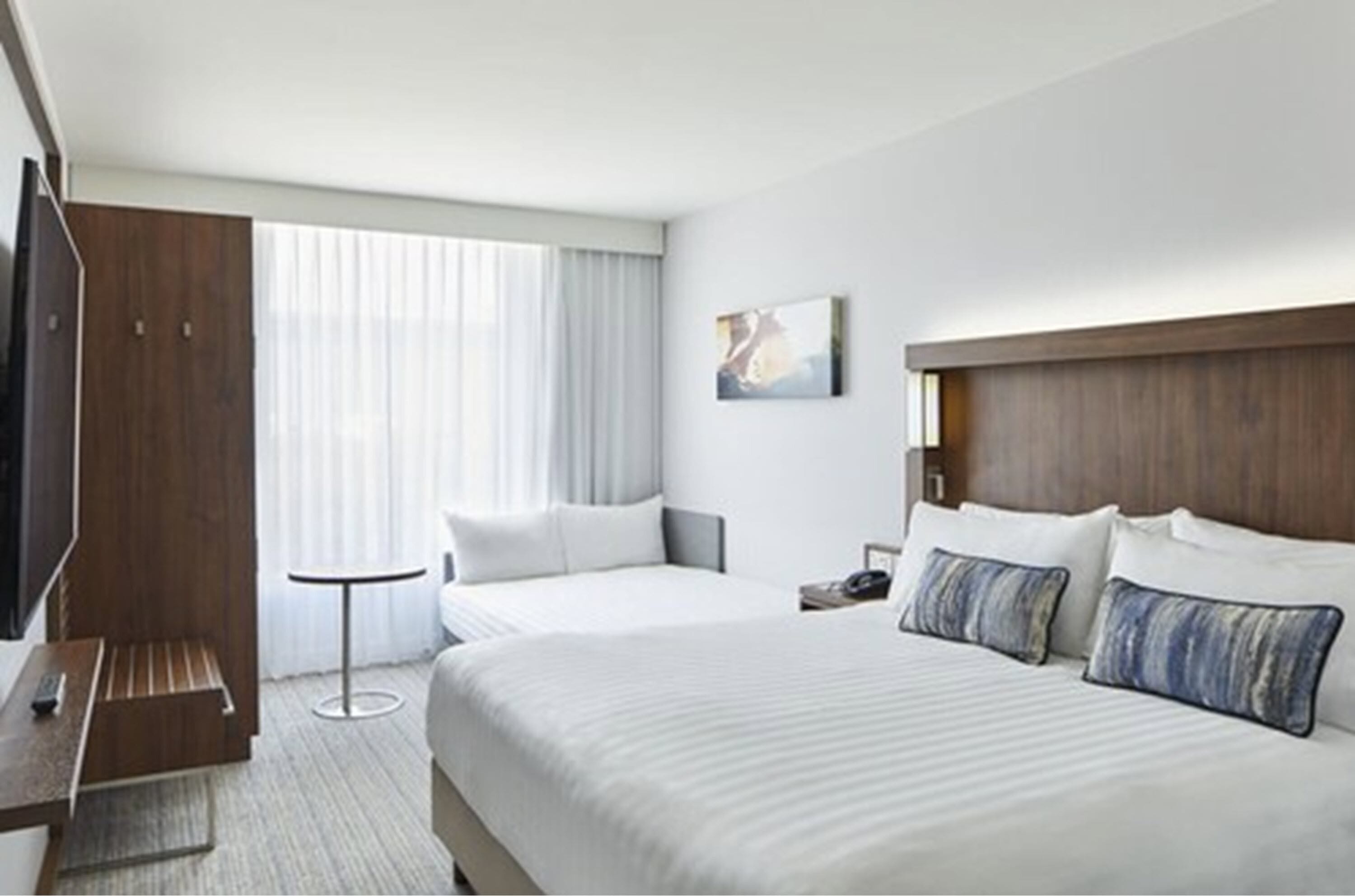 standard room, 1 king bed with sofa bed | in-room safe, blackout curtains, iron/ironing board