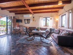 Télévision, cheminée