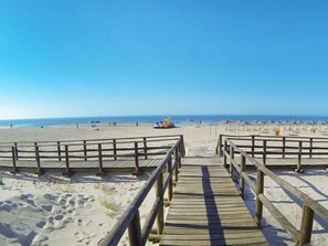 Una playa cerca