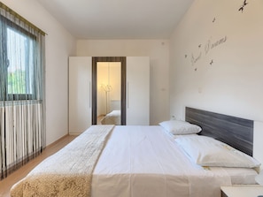 1 bedroom, free internet