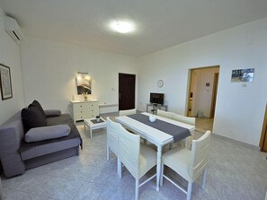 TV - Vacation home Vesna by Interhome (Tučepi)