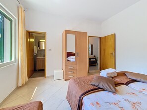 3 bedrooms, WiFi - Vacation home Vesna by Interhome (Tučepi)