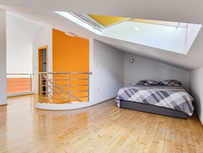 4 bedrooms, free Internet