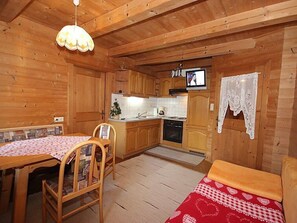 3 bedrooms, Internet