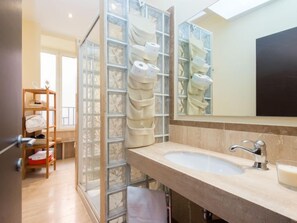 Hair dryer, towels - Vatican - Residenza Argilla by Interhome (Rome: Historical City Center)