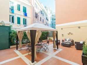 Outdoor dining - Vatican - Residenza Argilla by Interhome (Rome: Historical City Center)