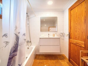 Hair dryer, towels