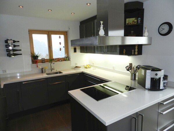 Réfrigérateur, lave-vaisselle