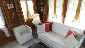 TV, fireplace, DVD player