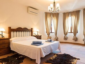 4 Schlafzimmer, Bügeleisen/Bügelbrett, kostenloses Internet