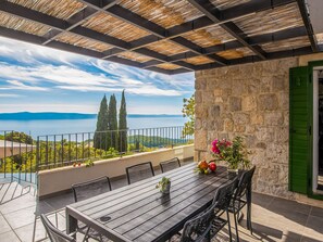 Outdoor dining - Vacation home 2M by Interhome (Makarska)