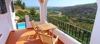 Del Azahar by Interhome