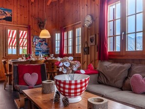 TV, fireplace, DVD player