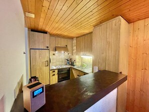 Kühlschrank, Kochgeschirr/Geschirr/Besteck