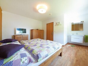 8 bedrooms, WiFi - Runnimoos by Interhome (Laterns)
