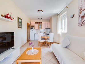 TV - Daria 3 by Interhome (Novigrad (Zadar))
