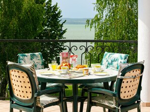 Buiten dineren
