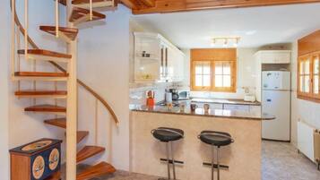 Réfrigérateur, micro-ondes, four, lave-vaisselle