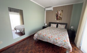 3 bedrooms, iron/ironing board, free WiFi, bed sheets - Rental portugal Lisboa Beach holiday home Lisbon Lourinha Peniche (Unknown)