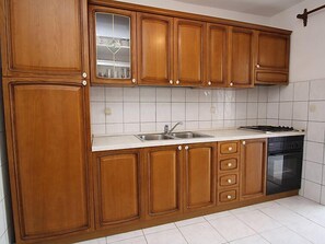 Frigorifero, forno, pentole/stoviglie/utensili