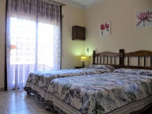 4 bedrooms, iron/ironing board, free internet - Don Felipe by Interhome (L'Escala)