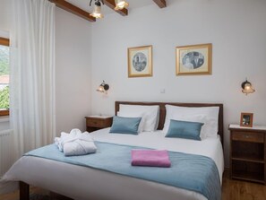 3 عدّة غرف نوم وخدمة الإنترنت