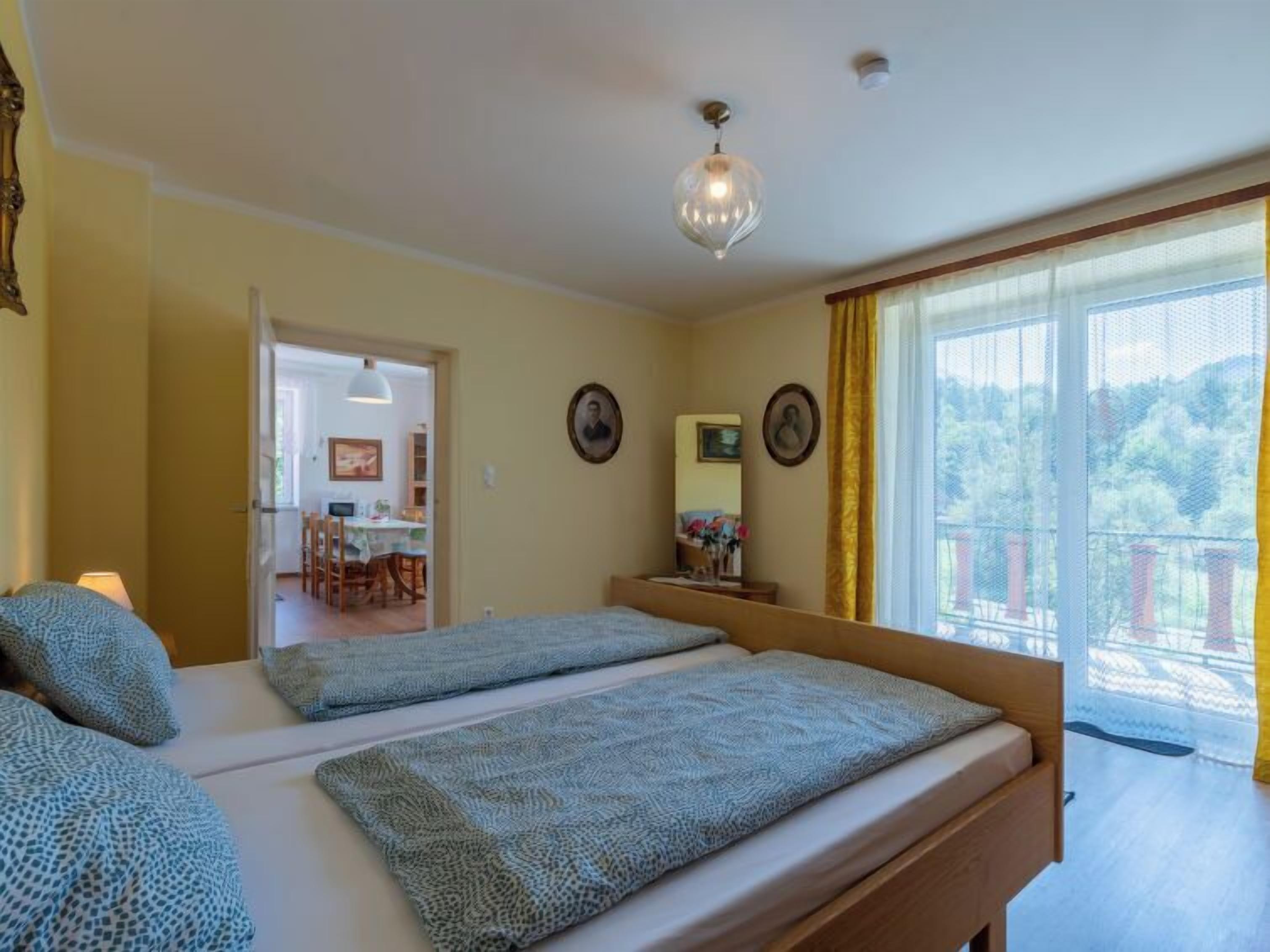 3 chambres, fer et planche à repasser, Internet gratuit