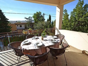 Outdoor dining - Vacation home Marija by Interhome (Rovanjska)