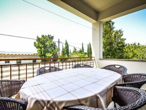 Outdoor dining - Vacation home Marija by Interhome (Rovanjska)