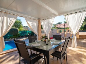 Outdoor dining - Can Bernat by Interhome (Biniamar)