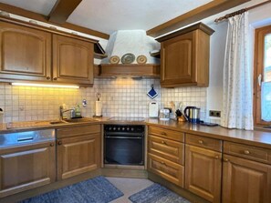 Refrigerador, microondas, horno, lavavajillas