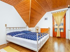 4 bedrooms, internet - Vacation home Ruby 1 by Interhome (Balatonbereny)