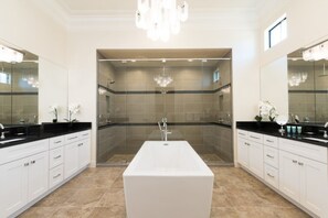 Villa (1 Bedroom) | Badezimmer | Duschwanne