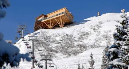 Dirndl und Bua by Interhome