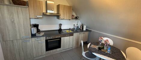 Køleskab, mikrobølgeovn, ovn, opvaskemaskine