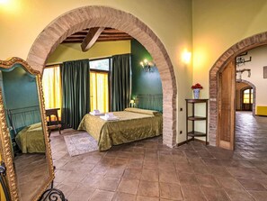 4 عدّة غرف نوم ومكواة/لوح كي وواي فاي