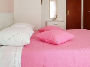 1 bedroom, free internet