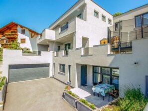 Outdoor dining - IsiLiving by Interhome (Fliess/Landeck/Tirol West)